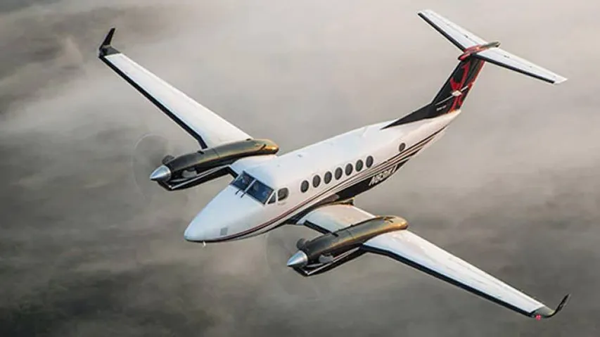 10 killed in US plane crash