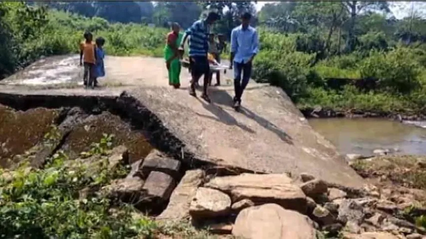 Pregnant woman carried on bike to hospital in Malkangiri