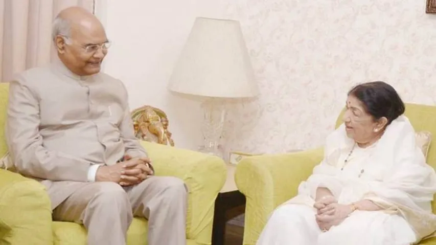 President Kovind meets Lata Mangeshkar at her residence