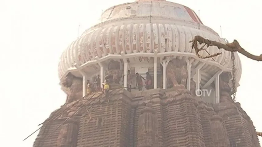Cyclone Fani batters Puri Srimandir