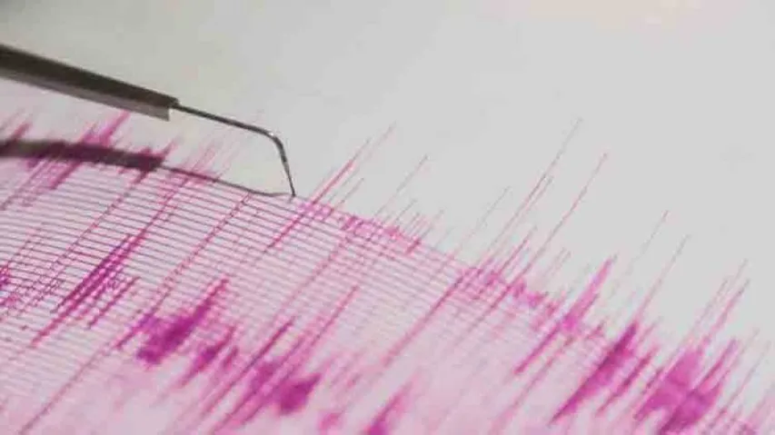 8.2-magnitude quake strikes off Fiji
