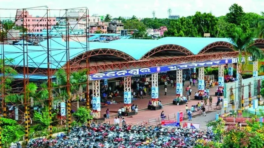 Railways launch SRIJAN initiative to redevelop 600 stations