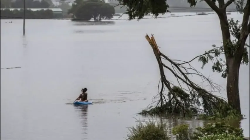 Western Australia braces for strongest cyclone in a decade
