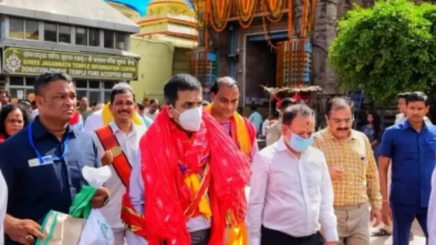 CJI Chandrachud visits Jagannath temple