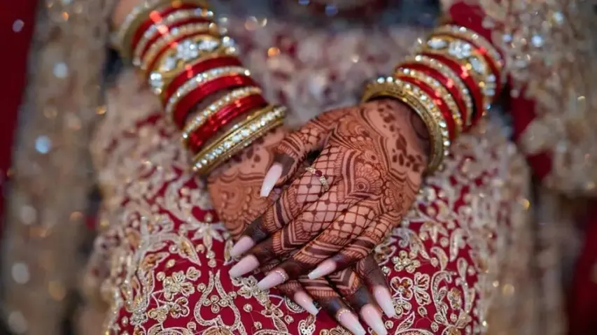 Bride walks out of wedding midway