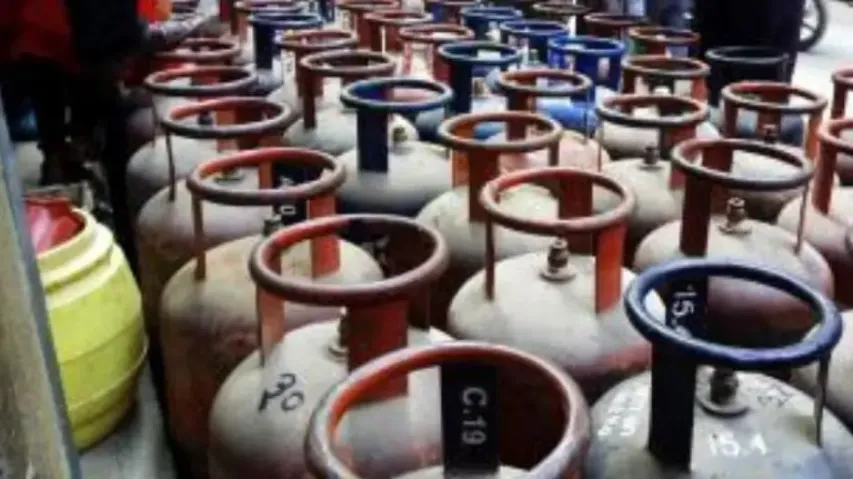 Govt raises cooking gas subsidy to Ujjwala beneficiaries to Rs 300 per cylinder