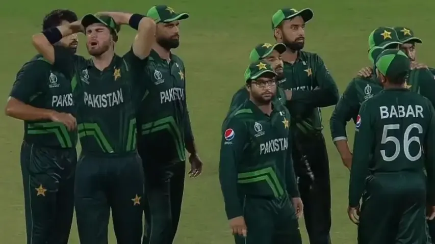 Pakistan Cricket players during match against South Africa 