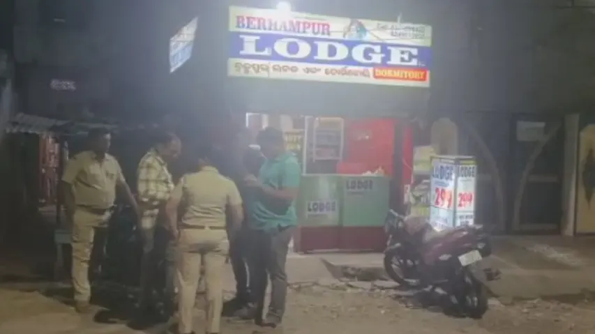 Kerala woman found dead in Berhampur lodge, boyfriend absconding 