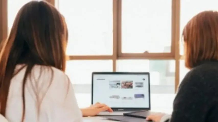 Gender pay gap falls to new low in Australia