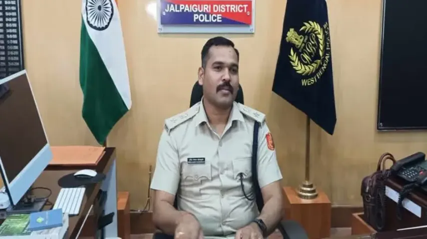 This IPS officer was also 12th fail, sold milk for 2 years before cracking UPSC