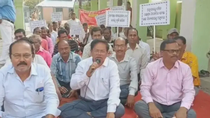 Odisha teachers launch stir over multiple demands