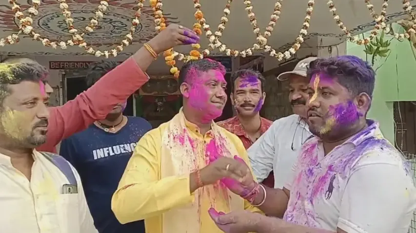 Police and public play Holi at Bhandaripokhari in Bhadrak