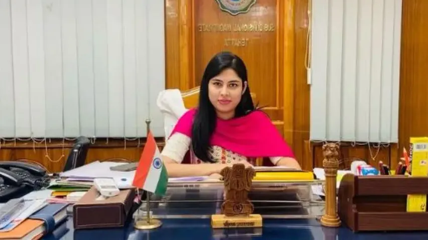 IAS Ananya Singh cracked UPSC at 22 without coaching