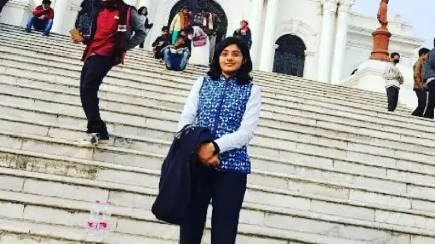Meet IAS Surabhi Gautam, Hindi-medium student who secured AIR-50 in UPSC despite being weak in Engli