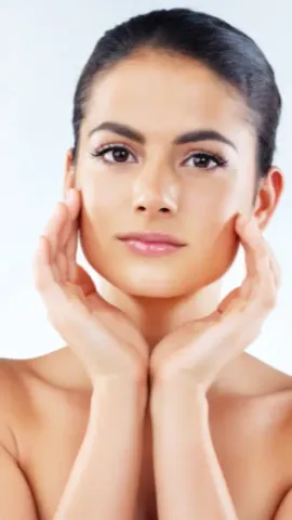 5 Simple Ways To Achieve Glowing Skin Naturally, Without Makeup