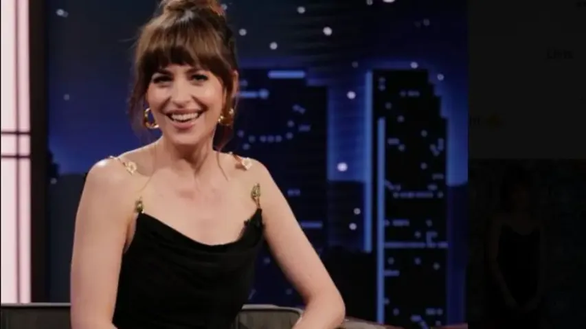 ‘Fifty Shades Grey’ actress Dakota Johnson suffers wardrobe malfunction, handles it like a pro