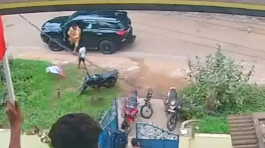 Powerstar & Dy CM Pawan Kalyan stops his convoy for little fan, wins hearts; watch