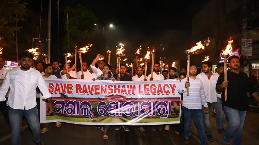 Group clash erupts in Ravenshaw University during torch rally