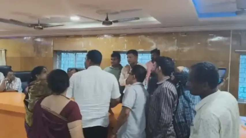 BJD leaders accused of manhandling BDO for not ‘passing bill’, FIR lodged