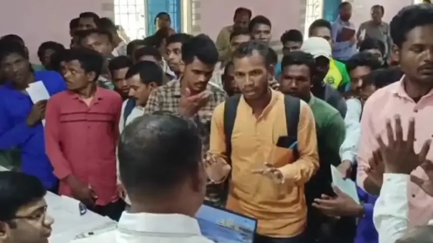 Deprived of electricity, Odisha villagers return ration cards 