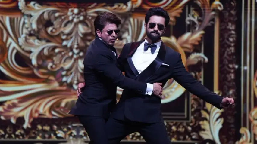 Real fire! Shah Rukh Khan grooves to Samantha's Oo Antava from 'Pushpa: The Rise' with Vicky Kaushal