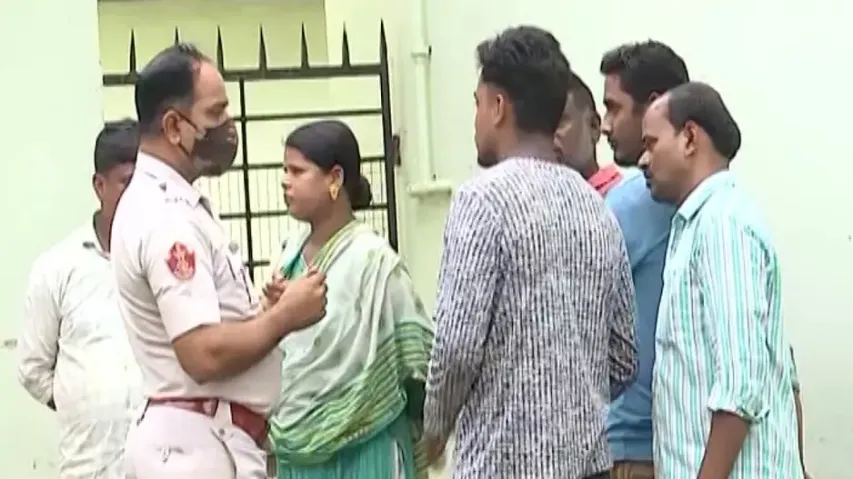 youth attacked in bat and dies at hospital in Bhubaneswar