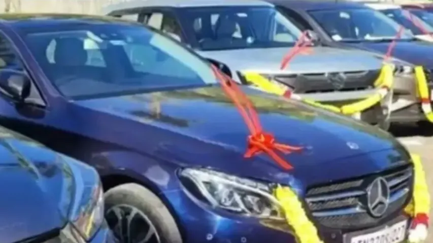 Diwali Gift! Chennai company gifts 28 cars including Mercedes Benz to employees