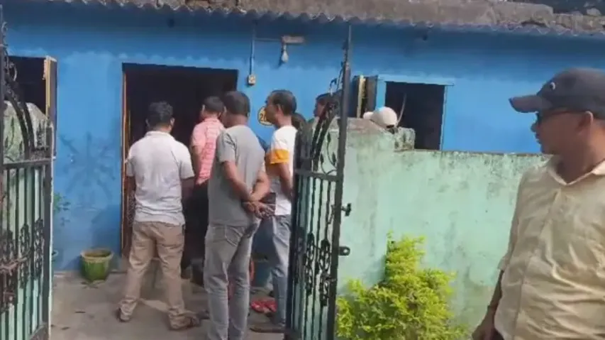 Railway JE tied, held hostage and looted in Odisha