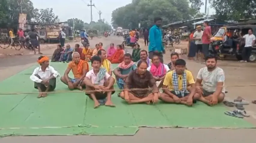 Bolangir road blockade
