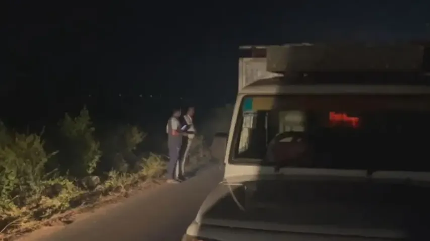 Highway robbers loot couple at gun-point, open fire to terrorise truck drivers