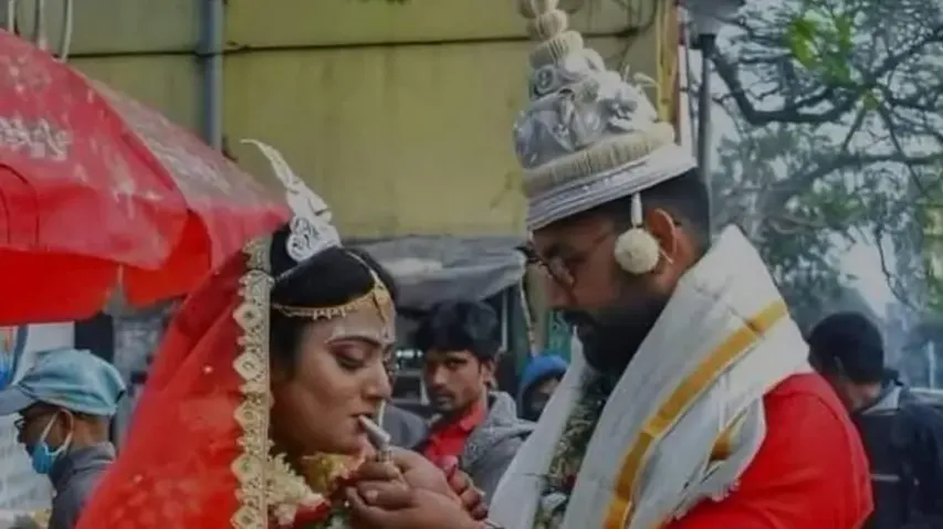 Kolkata couple ties knot on busy road, lit up cigarettes instead of following rituals; netizens fume
