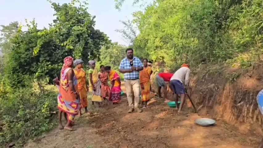 Alleging government apathy, Odisha villagers build road by themselves
