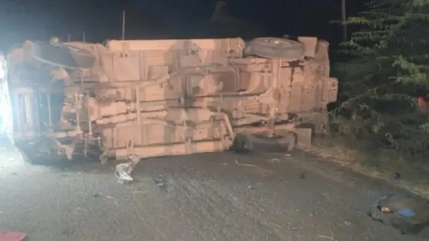 Karnataka: 14 killed in two separate road accidents