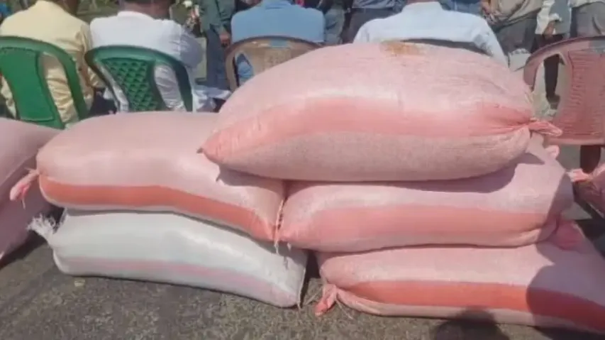 Odisha farmers stage road blockade over 'non-procurement of paddy'