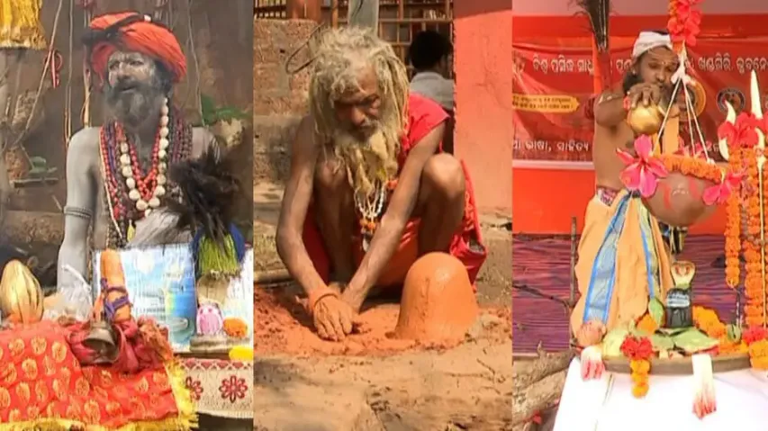 Sadhus at Khandagiri mela