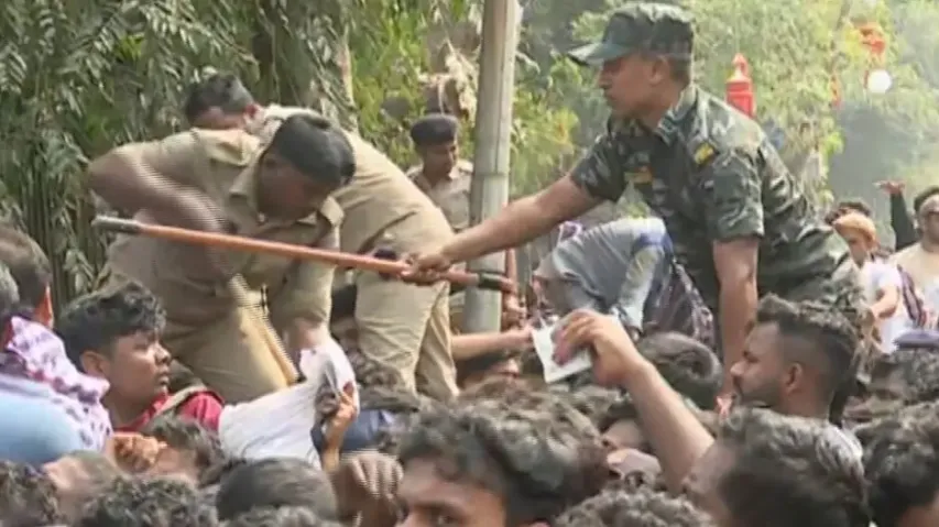 Fans break barricades amid chaos & stampede at Barabati Stadium in Cuttack