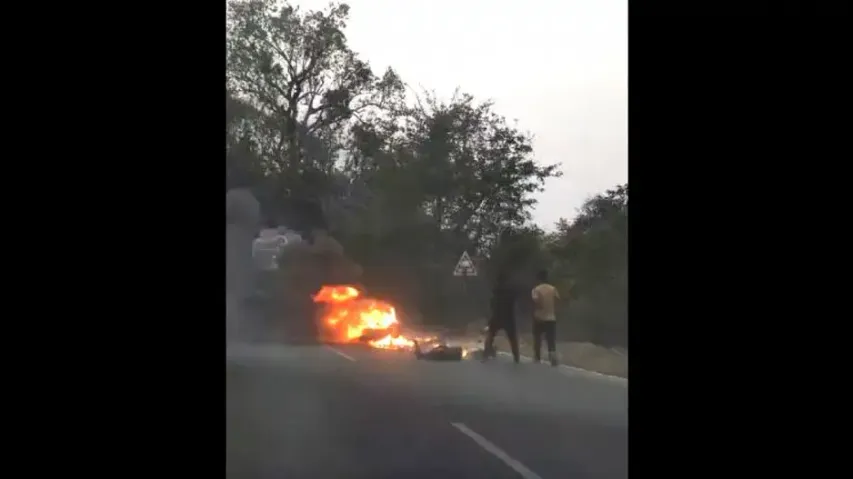 Motorcyclist burnt alive, 2 others critical in collision with truck in Odisha