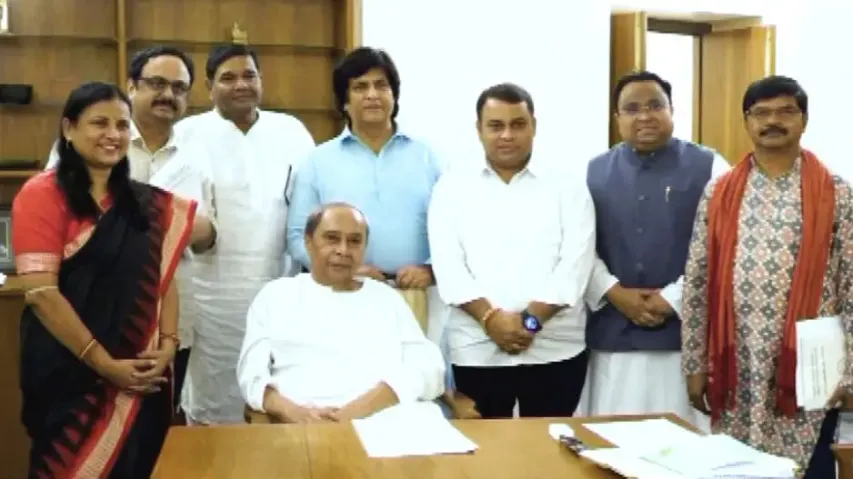 Rift in BJD widens as four MPs come forward in support of VK Pandian