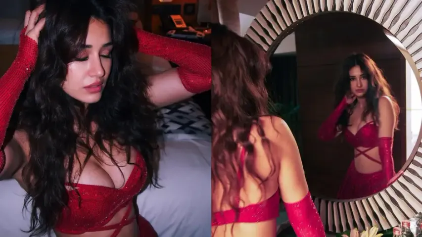 Disha Patani looks a million bucks in mirror selfie posted on Instagram