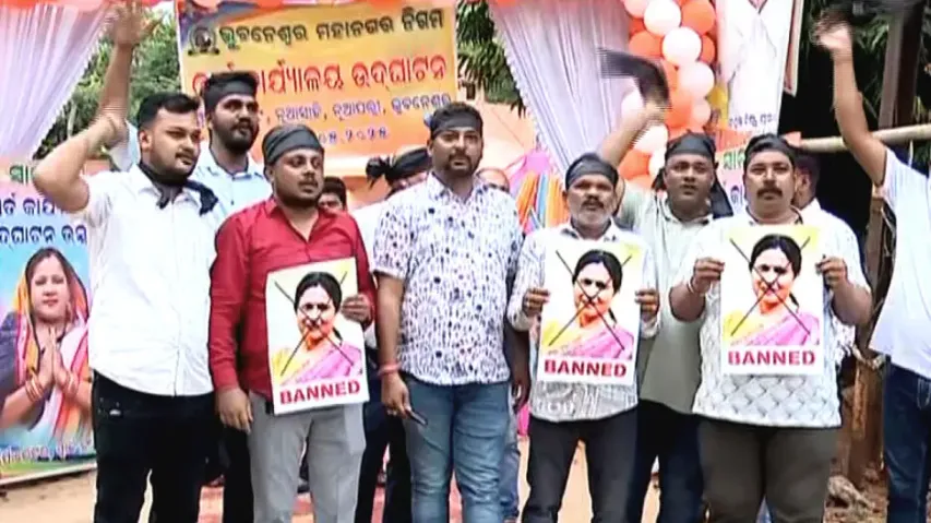 Bangladeshi row: Protests continue against Bhubaneswar Mayor Sulochana Das