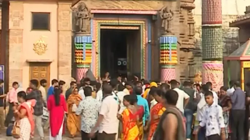 Seven devotees scalded by hot dal in mishap at Puri Srimandir