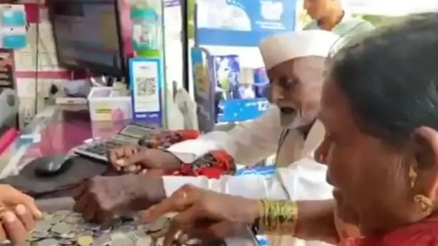Elderly man begs to buy mangalsutra for wife, jeweler shows humanity