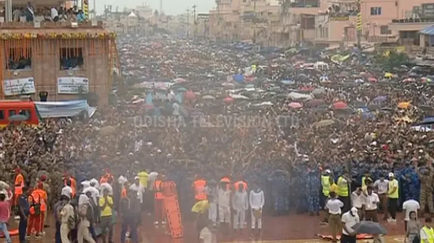 Rath Yatra: Lord of the Universe steps out, skies offer ‘Pushpanjali’ in form of rain