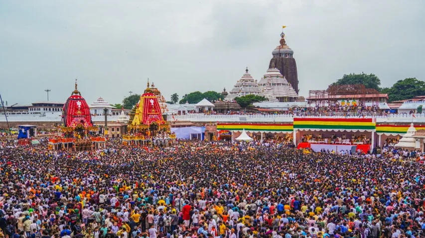 Suna Besha: Lord Jagannath, His Siblings to dazzle in golden attire in front of Puri Srimandir today