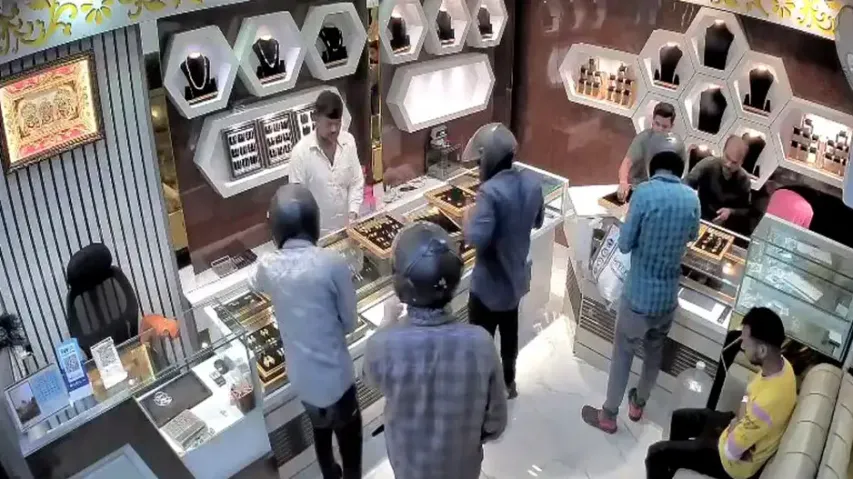 Gone in 4 minutes! Jewellery store heist in Odisha stuns everyone