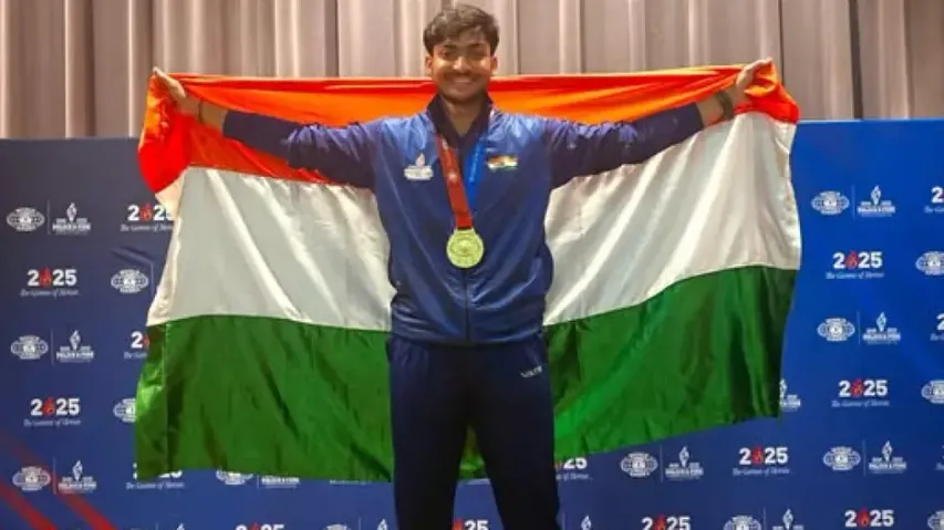 Suman Shekhar Das poses with his gold medal