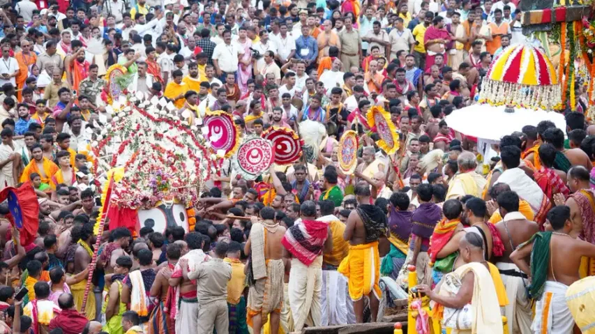 'Bahuda' Yatra: Chariot pulling begins at 2:45 PM amid chants of ‘Jai Jagannath’