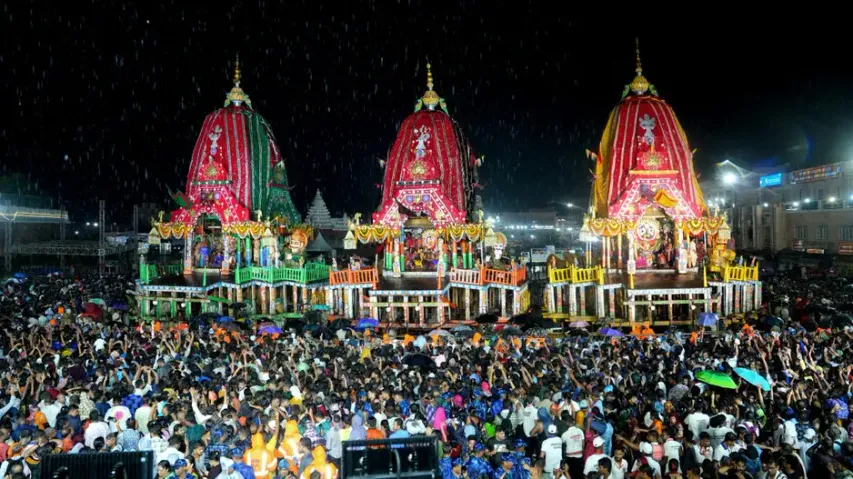 Suna Besha 2025: Lord Jagannath & Siblings dazzle in 208kg of pure gold splendour