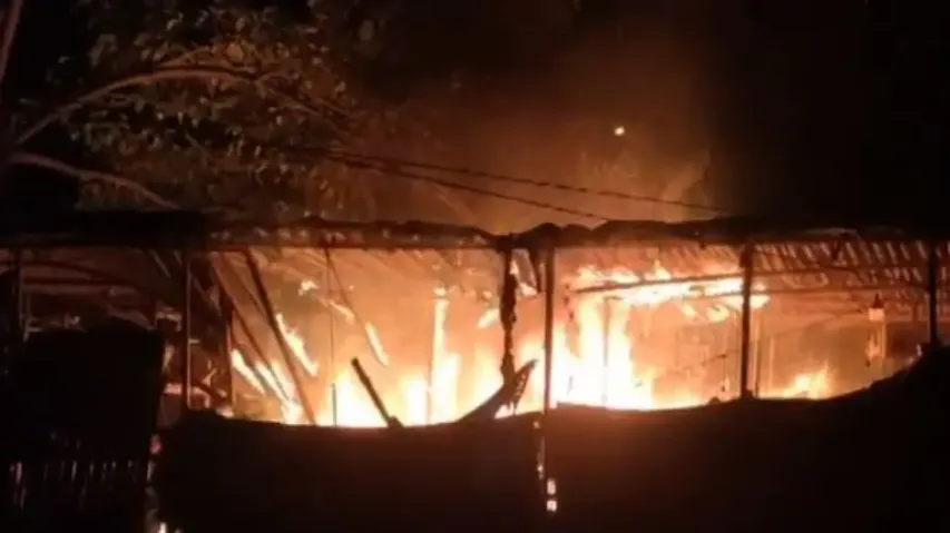 Fire engulfs Badapadia vegetable market in Paradip town