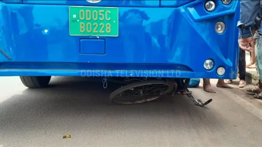 8-year-old school girl narrowly escapes in another Ama Bus accident in Cuttack